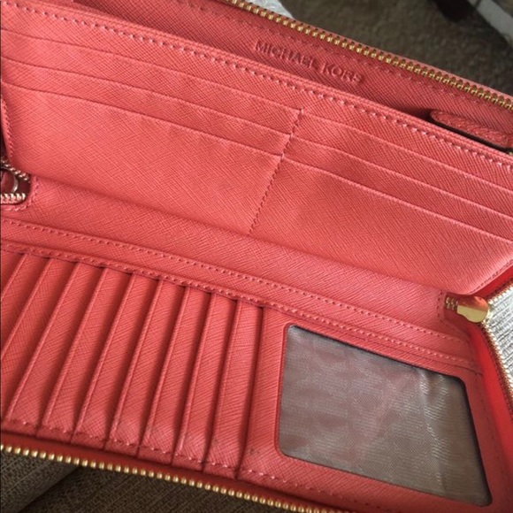 Michael Kors Wallet - Picture 2 of 2